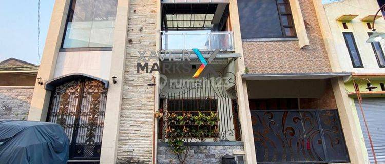 Rumah Mewah 2 Lantai Tasikmadu Lowokwaru Malang  1