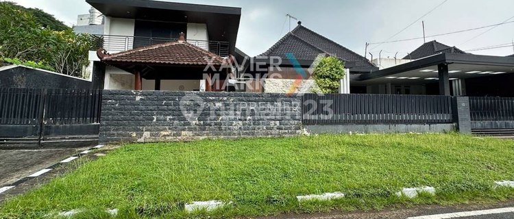 Rare Property: Mid-City House in Klojen Mountains, Malang 1