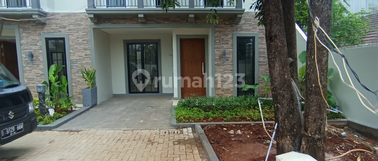 Beautiful Luxurious Spacious House in Front of a Garden Very Comfortable 1