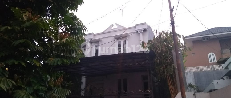 Ready-to-Occupy 2-Story House Near Toll Gate and Mall in Bintaro 1