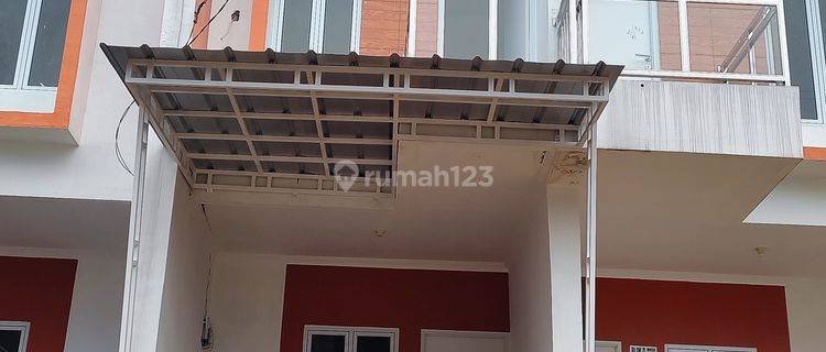 Rumah 2 Lantai Dekat GDC dan Stasiun Depok,di Depok 1