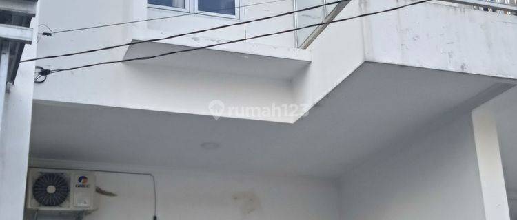 Rumah Skandinavian Siap Huni Dekat GDC Di Depok 1