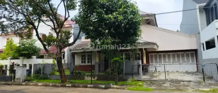 Rumah di Menteng Bintaro, Siap Huni, halaman luas di sektor 7 1