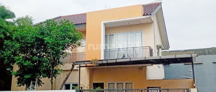 Rumah Siap Huni dengan ceiling tinggi di Puspita Loka BSD 1