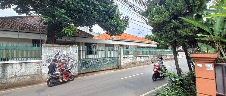 Cocok bikin kost atau 7 unit ruko dijual rumah tua hitung tanah Jalan Kyai Haji Taisir, Kemanggisan, Jakarta Barat 1