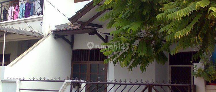 Strategis ke Trisakti / Untar disewa rumah oke Jalan Mandala Selatan 9 no 14, Tomang, Jakarta Barat
 1