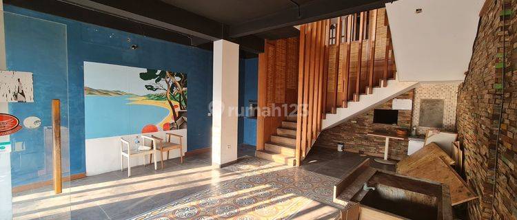 For Rent 3-Storey Shophouse on Jl. Sunset Road, Kuta, Bali 1