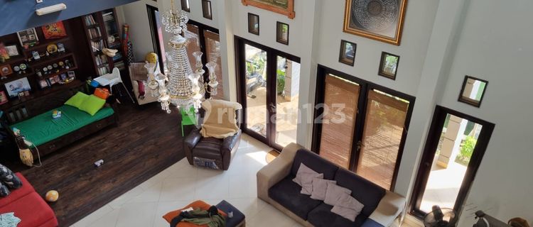 For Quick Sale, 2-Story Corner House 280m², North Facing, Gading Serpong with SHM. 1