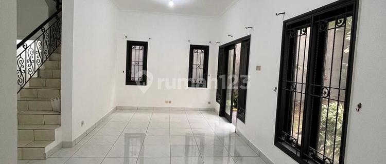 Rumah Terawat 2 Lantai di Tatar Pitaloka, Kota Baru Parahyangan 1