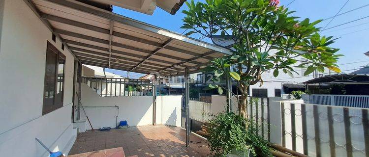 Dijual Rumah Murah di Komplek BNI Ciputat 1