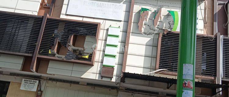 Disewakan Ruko3 Lantai Strategis Di Sarijadi Bandung  1