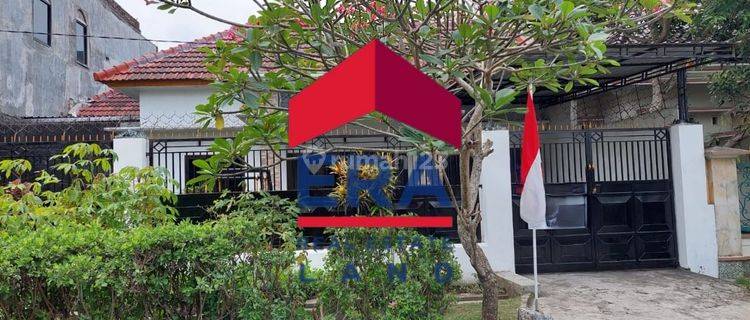 Rumah Kontrakan 2 Lantai Furnished di Jalan Cipunegara , Malang 1