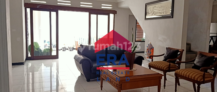 Nice House with SHM on Leci Street, Malang 1