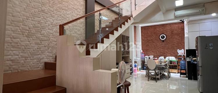 Quick Sale, Neat 3-Story House Ready to Occupy in Sunter Paradise 1