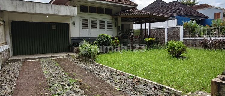 Rumah Vibe.kuno.1 Lantai Adem.asri.di Malang 1