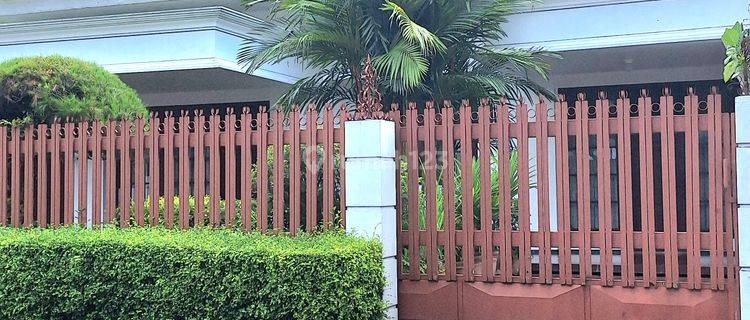 RUMAH ESTETIK DEKAT JLN IJEN MALANG ,MASIH SANGAT TERAWAT DAN SIAP HUNI 1