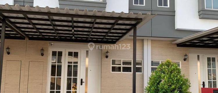 Disewakan Rumah Baru Gress 2 Lantai Semi Furnish di Wisata Bukit Mas 1