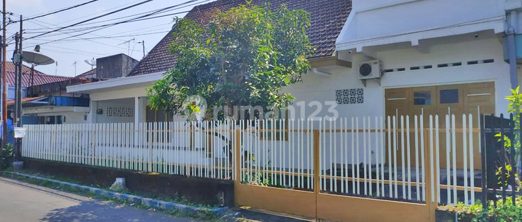 Affordable Single-Story House, Spacious, Located in the Islands Area, Klojen, Malang City. 1