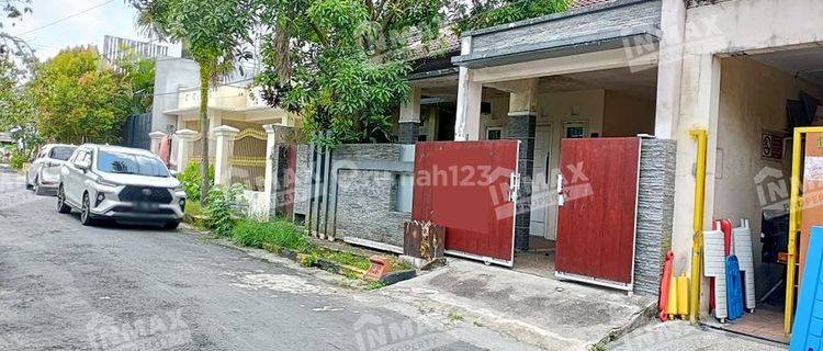 Rumah 2 Lantai Bagus Unfurnished SHM di Sulfat Agung, Malang 1