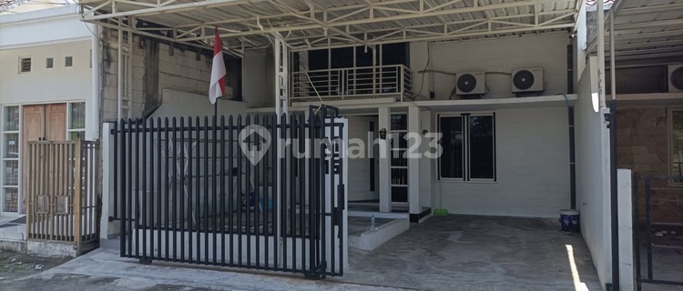 Fully Furnished Ready-to-Live House in Greenlake Wonorejo, 93m2 area with 2 bedrooms. 1