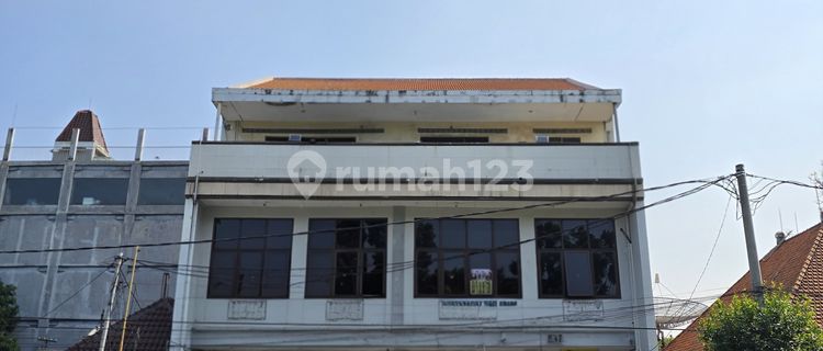 Diponegoro Townhouse, Unit 3, 4-storey Building, 14.5-meter Dimensions, Commercial Area in City Center 1