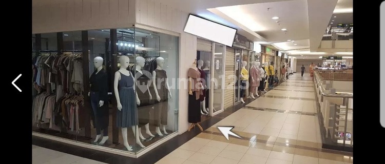 STAND PTC (MAL PAKUWON TRADE CENTER SURABAYA) POSISI HOOK DENGAN FOODCOURT LUAS 36M2 1