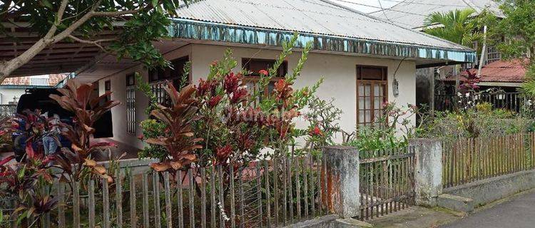 Rumah Cocok Untuk Usaha Di Pusat Kota tomohon 1