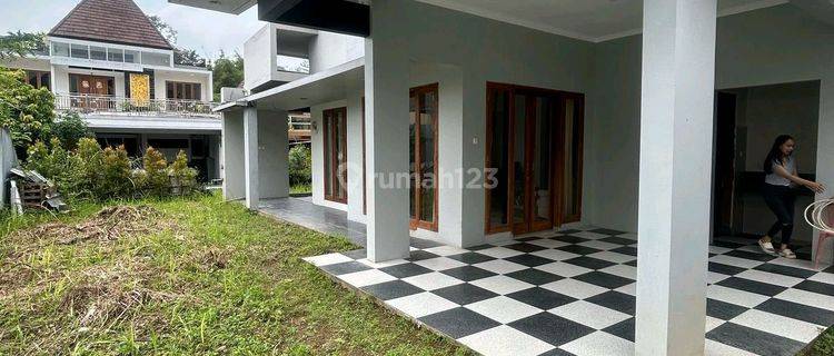 Rumah Mewah 3 Lantai.2 Lantai Tinggal Vinishing 1