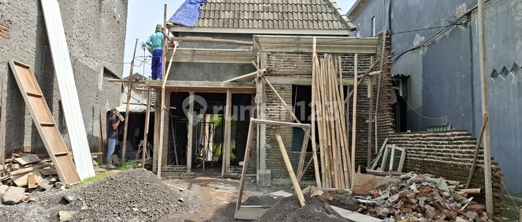 Ready-to-Live House in Progress in Banyumanik with Good SHM 1
