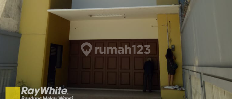 Sudirman Main Road Commercial Row House For Business Unfurnished 1