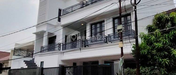 Dijual Rumah Bagus Strategis Di Gandaria Utara Kebayoran Baru Jakarta Selatan 1