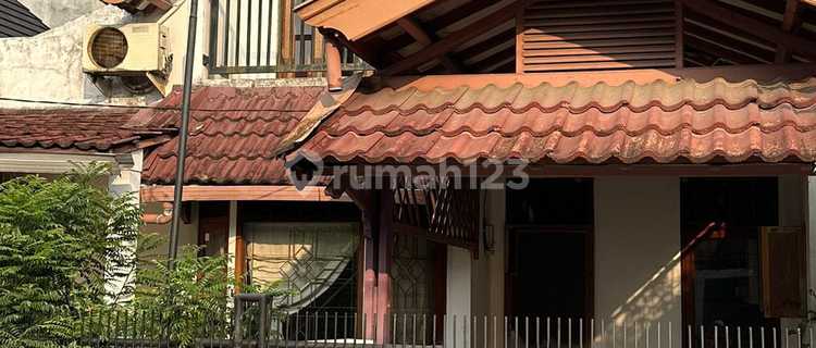 For Sale Old House Cheap, Land Price Near Park, Bintaro Jaya Sector 5, South Tangerang Complex. 1