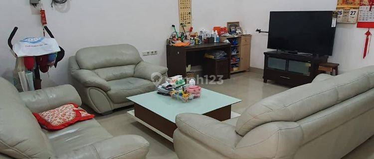 Rumah Siap Huni di Kesehatan Jakarta Pusat, Full Furnished 1