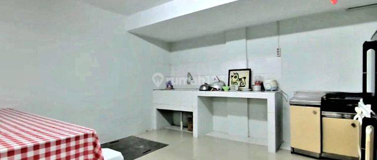 Kost 5 Lantai di Bandengan, Kamar Mandi Dalam 1