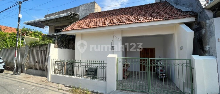Dijual Rumah SHM di Jl Kinibalu Barat Petemon Surabaya Pusat 1