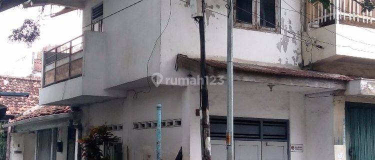 Dijual Rumah Hitung Tanah di Jl Temanggungan Baliwerti Surabaya Pusat 1