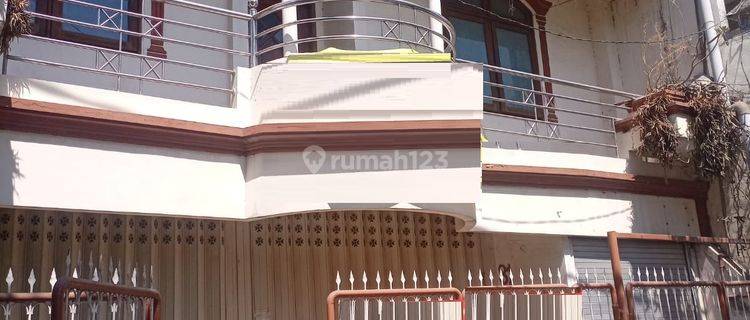 Disewakan Rumah 3 lantai di Nol Jalan Raya Nginden Surabaya 1