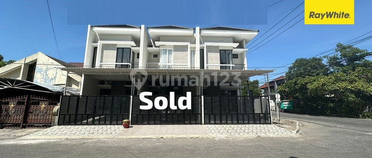Dijual Rumah 2 lantai di Kutisari Indah Utara Surabaya 1
