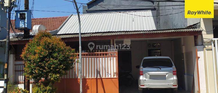 Disewakan Rumah Strategis di Jalan Ikan Mungsing Perak Surabaya 1