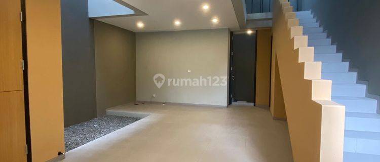 Rumah Baru 2 Lantai, Privasi Tol Desari  1