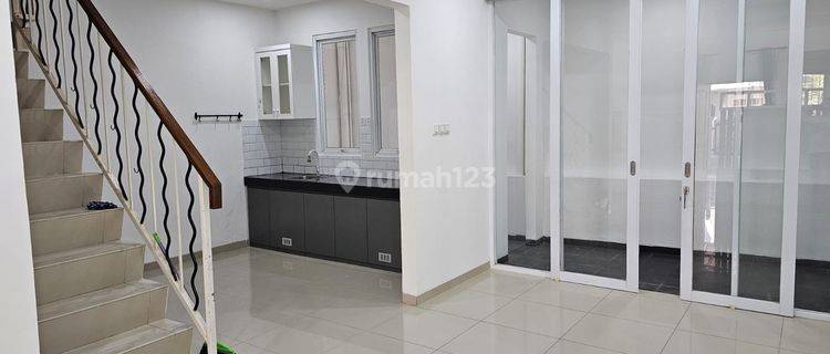 Rumah Cantik Minimalis dan Siap Huni @Taman Crista, Bintaro 1