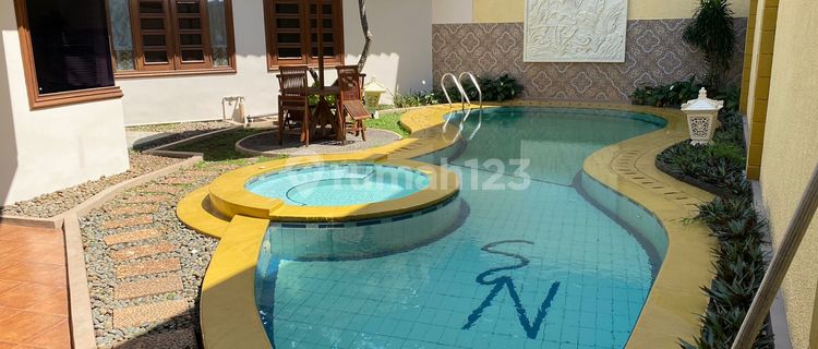 Ready-to-Occupy House, Comfortable and Lush Residence @Cikini, Bintaro 1