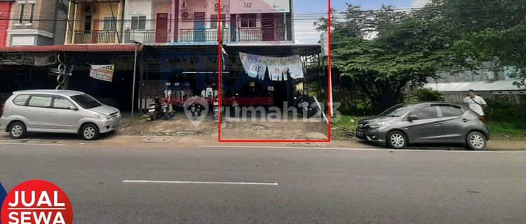 Shop House Suitable for Business - Located in a Busy and Densely Populated Area 1