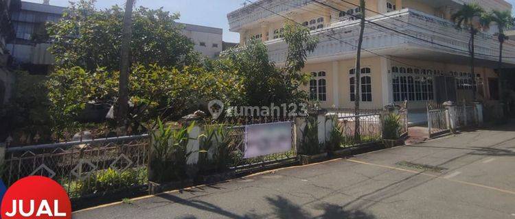 Rumah 2.5 lantai dijual cepat Jl. Imam Bonjol Gg. Sakura  1