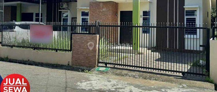 Rumah baru siap pakai di Jl. Ujung Pandang 2 Komp. Gading Beverly 1