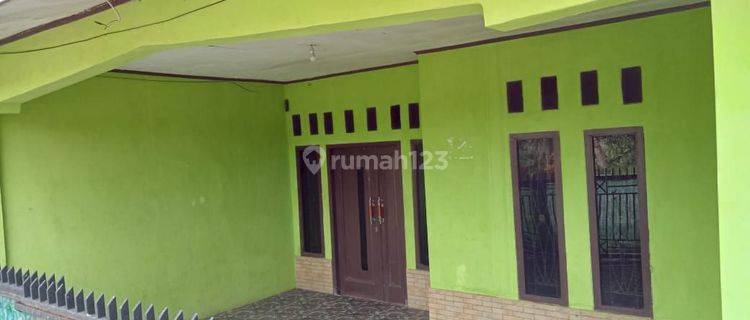 Rumah Hadap Jalan Kabupaten 1