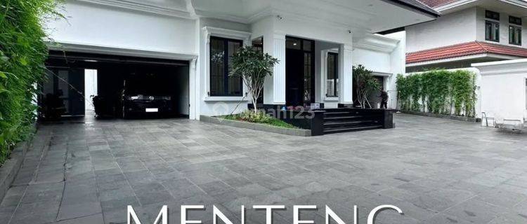 Menteng Luxurious Brand New House Halaman Luas, Semi Furnished 1