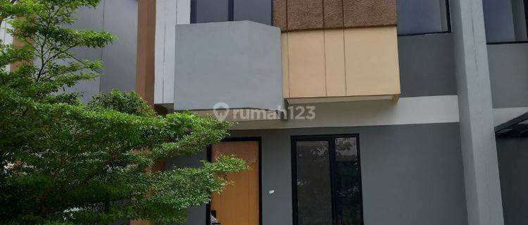 Rumah Mezanin 0 km Pintu Tol Circuit Sentul & 0 km Stasiun LRT 1