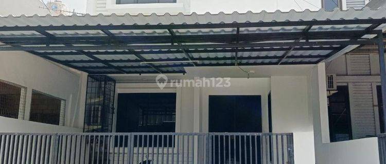 Rumah 3 Lantai Disewa di Sunter 1