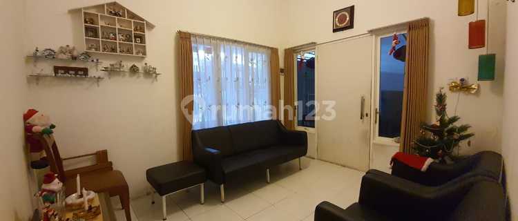 FOR SALE Cheap House in Petemon IV near Surabaya City Center 1